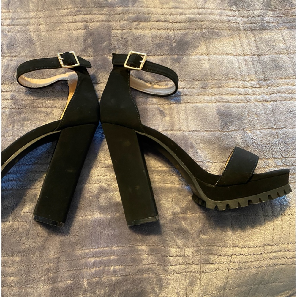 Fashion Nova Women’s Stiletto - Picture 2 of 11